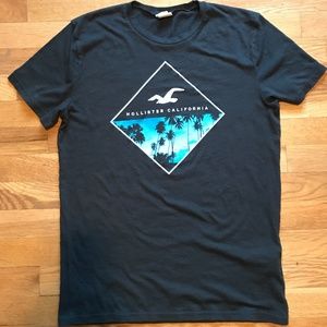 Hollister Men's Screen print T-shirt Medium